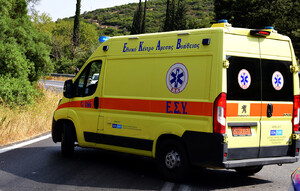 Θεσσαλονίκη: Σύγκρουση αυτοκινήτου με μοτοσικλέτα στο κέντρο – Ένας τραυματίας